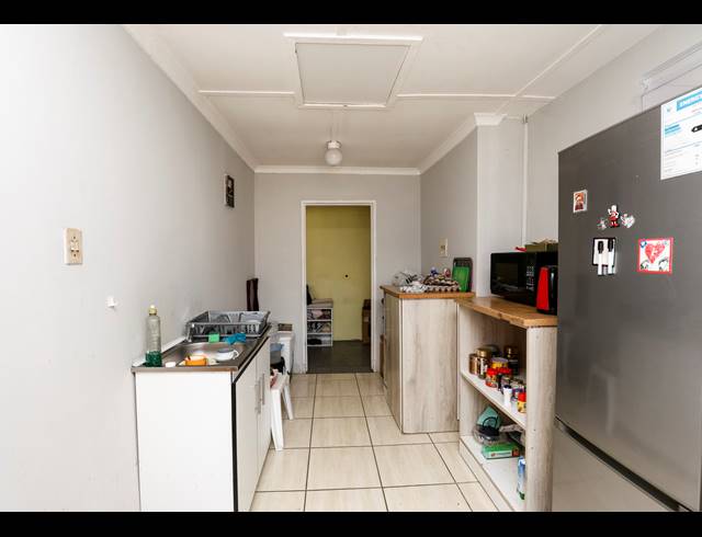 400M² BUILDING FOR SALE IN ESSENWOOD